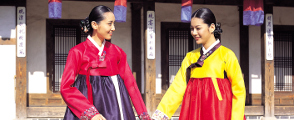Koreanerinnen im Hanbok